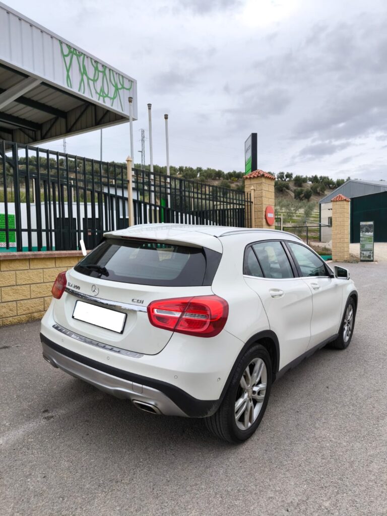 Mercedes-Benz GLA 200CDI URBAN 12/2014